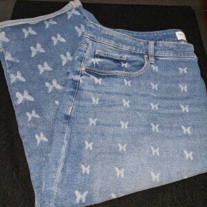 NWT Lane Bryant Boyfriend Mid-Rise Denim Capris w Butterfly Print (22W)